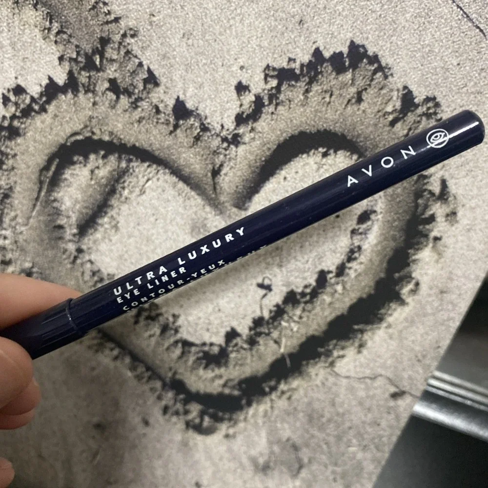New In Box Avon Ultra Luxury eye liner‎ pencil - smoky grey